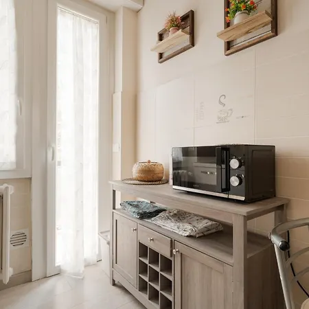 Guesthost - Balcony Flat X3 Linate Airport Mm4 Apartment
