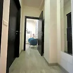 Guesthost - Balcony Flat X3 Linate Airport Mm4